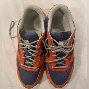 Johnnie O Range Runner Size 11 orange and blue